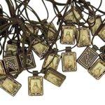 Assiette de cantine moulée avec assiettes sacré-cœur et nos dames du mont