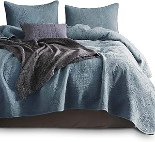 Parure de lit matelassée kasentex stone washed avec housses unies, 100 % coton ultra doux, broderie florale traditionnelle élégante, queen + 2, bleu clair. La boutique en ligne DIAYTAR COTE D'IVOIRE propose une large gamme de produits à des prix compétitifs, avec plus de 300 000 références disponibles. Les clients peuvent profiter d'une expérience d'achat en ligne sécurisée et fiable, avec une livraison rapide et un service client de haute qualité. DIAYTAR COTE D'IVOIRE est la référence incontournable pour les ivoiriens qui cherchent à acheter en ligne.