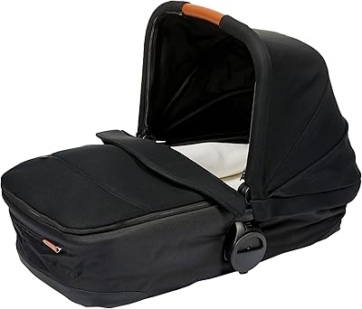 Lit bébé portable metralite getgo de la naissance à 9 kg avec doublure en bambou ultra doux et housse de matelas. DIAYTAR COTE D'IVOIRE est une boutique en ligne généraliste qui propose plus de 300 000 références de produits variés, répondant aux besoins quotidiens de ses clients. En tant que leader du marché ivoirien, elle garantit des prix compétitifs et une livraison rapide. Avec DIAYTAR, les clients peuvent faire des achats en toute confiance.