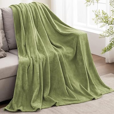 Couvertures polaires pedilite vert sauge pour canapé et lit, couverture en velours confortable 50" x 60", couvertures super douces et chaudes pour le printemps et l'été. DIAYTAR COTE D'IVOIRE est la boutique en ligne de référence en Côte d'Ivoire, proposant une sélection incroyable de plus de 300000 articles. Les clients peuvent trouver tout ce qu'ils cherchent, des produits électroniques aux vêtements, en passant par les accessoires et les produits d'épargne. La boutique se distingue par son engagement envers la satisfaction de ses clients.
