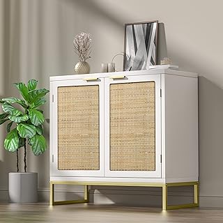 Armoire en rotin enmétique, armoire de rangement latérale buffet avec deux portes pour cuisine en rotin naturel, blanc h0013. DIAYTAR COTE D'IVOIRE s'efforce de fournir une expérience d'achat exceptionnelle à ses clients. La boutique en ligne généraliste mise sur la qualité de ses produits, la fiabilité de ses services et la satisfaction de ses clients pour renforcer sa position de leader sur le marché ivoirien. Elle continue d'innover et de s'adapter pour rester à la pointe de la vente en ligne en Côte d'Ivoire.
