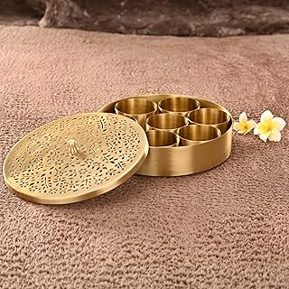 Ensemble de pots à épices de cuisine en cuivre avec cuillère de cuisine en laiton masala dhani/récipient masala/masala dabba/masaladani namak dhani/récipient à épices.. Avec une plateforme en ligne intuitive et facile à naviguer, DIAYTAR COTE D'IVOIRE permet à ses clients de trouver et d'acheter facilement les produits dont ils ont besoin. Elle accepte différents modes de paiement et offre des options de livraison flexibles pour plus de commodité. La boutique continue d'innover pour améliorer l'expérience de ses clients.