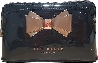 Trousse de maquillage ted baker noire et rose clair avec nœud courbe, rose clair, trousse de maquillage curve bow. Diaytar Côte d'Ivoire s'attache à proposer des produits de haute qualité provenant de marques réputées, tout en offrant des prix compétitifs. Le service client de la boutique est réputé pour sa disponibilité et son efficacité, aidant les clients à résoudre rapidement toute question ou problème lié à leur commande. Cette approche centrée sur le client a contribué à la popularité croissante de Diaytar en Côte d'Ivoire.