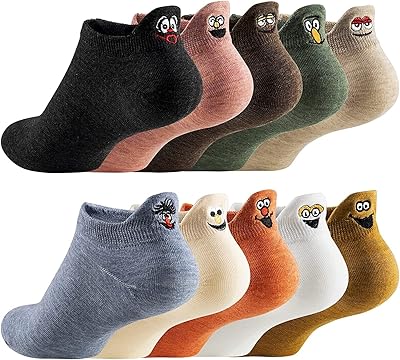 Chaussettes mignonnes pour femmes, 10 paires de chaussettes basses en coton brodées kawaii, chaussettes amusantes pour femmes et filles, 24 courtes. Avec plus de 300 000 références, DIAYTAR COTE D'IVOIRE est en mesure de répondre aux besoins de tous les clients, quel que soit leur âge ou leurs intérêts. La boutique en ligne régulièrement met à jour ses collections pour refléter les dernières tendances et les produits les plus populaires. De cette façon, les clients peuvent toujours trouver quelque chose de nouveau et d'intéressant à chaque visite.