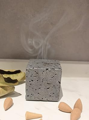 Porte-encens en marbre brûleur d'encens à cône noir fait la main conception de roche. En tant que leader du commerce en ligne en Côte d'Ivoire, DIAYTAR COTE D'IVOIRE propose des produits de qualité à des prix compétitifs. Notre sélection de plus de 300000 références vous permet de trouver facilement ce que vous cherchez, que ce soit pour vous-même ou pour offrir en cadeau. Confiez-nous vos achats et découvrez pourquoi nous sommes la référence en matière de commerce en ligne.