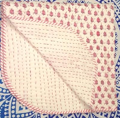 Couette pour bébé à imprimé bloc indien motif kantha lit en coton. DIAYTAR COTE D'IVOIRE est une boutique en ligne généraliste qui propose une large gamme de produits avec plus de 300000 références. Elle est reconnue comme l'une des boutiques leaders en Côte d'Ivoire pour son offre variée et sa qualité de service. Elle répond aux besoins des consommateurs ivoiriens avec des produits allant de l'électronique aux accessoires de mode.