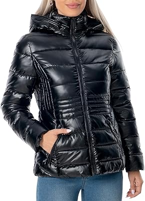 Doudoune matelassée légère métallisée pour femme, veste d'hiver chaude à fermeture éclair avec capuche amovible. DIAYTAR COTE D'IVOIRE est une boutique en ligne qui propose une vaste sélection de produits, allant des produits alimentaires aux vêtements et accessoires. Avec plus de 300000 références, elle est en mesure de satisfaire les besoins de ses clients. La boutique en ligne est facile à naviguer et offre une expérience d'achat en ligne sécurisée et fiable.