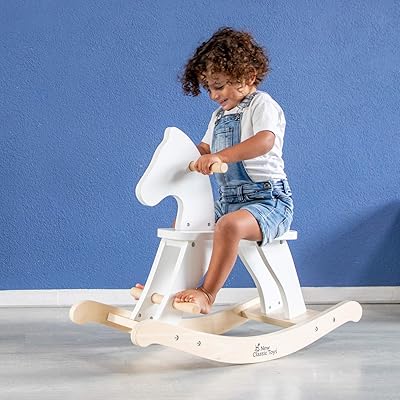 New classic toys cheval à bascule en bois 11146 jouet éducatif pour la perception des couleurs pour les jeunes enfants d'âge préscolaire, garçons et filles, blanc. En tant que leader dans le commerce électronique en Côte d'Ivoire, DIAYTAR COTE D'IVOIRE se distingue par sa qualité de service et sa gamme de produits étendue. Les clients peuvent compter sur une assistance client personnalisée et des conseils d'experts pour trouver les produits qui répondent le mieux à leurs besoins. La boutique est accessible en ligne 24h/24, 7j/7, pour plus de commodité.