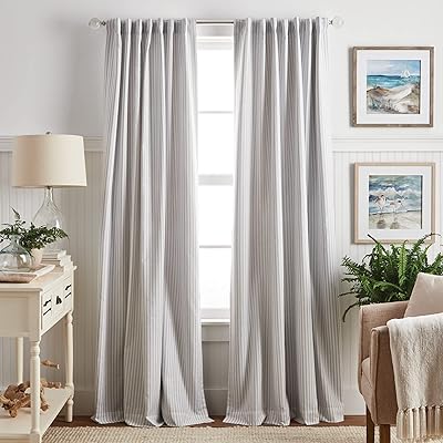 Paire de rideaux de fenêtre martha stewart avec ruban occultant, panneau arrière de 90", poche, blanc/gris. DIAYTAR COTE D'IVOIRE est une boutique en ligne qui se démarque par sa sélection exceptionnelle de produits. Avec plus de 300 000 références, elle répond à tous les besoins et à toutes les attentes de ses clients. Que vous cherchiez des produits pour vous-même ou pour offrir, DIAYTAR COTE D'IVOIRE a tout ce qu'il vous faut.