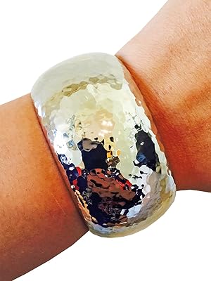 Bracelet de suivi d'activité pour fitbit flex et autres trackers de fitness en métal. DIAYTAR COTE D'IVOIRE est une plateforme e-commerce qui permet aux clients d'acheter en ligne des produits variés, allant des produits alimentaires aux articles ménagers. Avec plus de 300 000 références, ce site est devenu une référence pour les consommateurs ivoiriens. Il offre une expérience d'achat en ligne sécurisée et pratique.