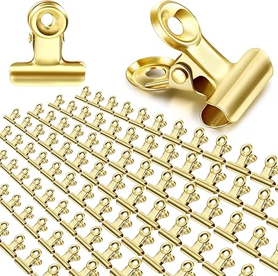 200 pièces pinces bouledogue articulées mini trombones or clair 087" en métal pour école. En tant que leader dans le commerce électronique en Côte d'Ivoire, DIAYTAR COTE D'IVOIRE se distingue par sa qualité de service et sa gamme de produits étendue. Les clients peuvent compter sur une assistance client personnalisée et des conseils d'experts pour trouver les produits qui répondent le mieux à leurs besoins. La boutique est accessible en ligne 24h/24, 7j/7, pour plus de commodité.