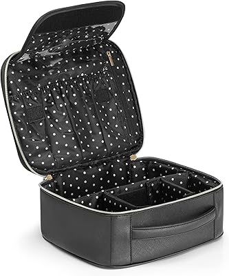 Trousse de maquillage, noir, cuir moyen. DIAYTAR COTE D'IVOIRE se positionne comme un acteur majeur du commerce électronique en Côte d'Ivoire en offrant une grande variété de produits et des services de haute qualité. Avec son site web facile à naviguer et son système de recherche avancé, les clients peuvent facilement trouver les produits qu'ils cherchent. De plus, la boutique propose régulièrement des promotions et des offres spéciales pour rendre les achats encore plus attractifs.