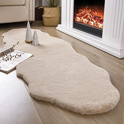 Ashler home deco tapis super doux en fausse fourrure de lapin pour chaise, canapé, chambre et salon, beige, taille 2 x 6 pieds. DIAYTAR COTE D'IVOIRE est la destination idéale pour tous ceux qui recherchent un large choix de produits de qualité à des prix compétitifs. Avec plus de 300 000 références disponibles, la boutique en ligne satisfait les besoins de ses clients en leur offrant une expérience d'achat personnalisée et conviviale. Les services client sont également disponibles pour aider les clients à résoudre toutes leurs questions ou préoccupations.