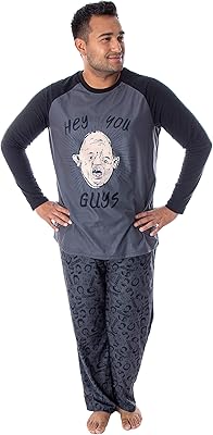Intimo the goonies ensemble pyjama 2 pièces avec chemise et pantalon raglan super doux pour hommes. DIAYTAR COTE D'IVOIRE, leader incontournable de la vente en ligne en Côte d'Ivoire, propose une large gamme de produits avec plus de 300 000 références. Cette boutique en ligne généraliste offre une expérience d'achat unique et personnalisée, répondant aux besoins de ses clients. Elle se positionne comme la référence incontournable pour tous vos achats.