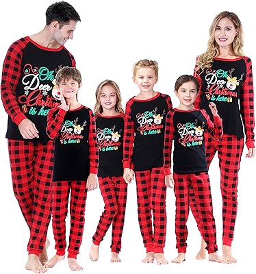 Ensemble pyjama assorti de noël en famille, vêtements de nuit familiaux de noël à carreaux vintage pour hommes et femmes. La boutique en ligne DIAYTAR COTE D'IVOIRE est le destinataire idéal pour les habitants de Côte d'Ivoire qui cherchent à acquérir des produits de haute qualité. Avec plus de 300 000 références, elle propose une sélection incroyable de produits pour les clients. Elle est fiable et offre des services de livraison rapides.