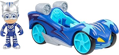 Un ensemble représentant une voiture de course rapide et un chat dans le dessin