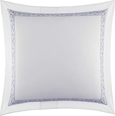 Laura ashley housse de coussin charlotte collection de haute qualité, housse de coussin décorative pour chambre à coucher, salon, décoration d'intérieur, européen, bleu chinois. Avec plus de 300 000 références à portée de clic, DIAYTAR COTE D'IVOIRE est la destination idéale pour vos besoins en produits divers. Nous nous efforçons de vous proposer le meilleur choix, les meilleurs prix et un service client de haute qualité pour que vous reveniez nous voir pour tous vos achats en ligne.