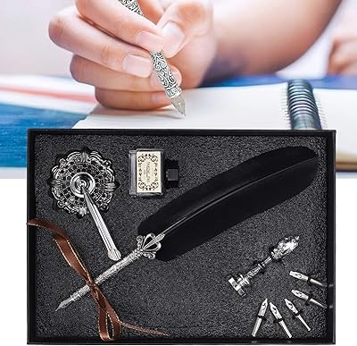 Un stylo plume qui écrit doucement et couramment, un ensemble de stylos plume