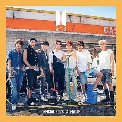 Calendrier bts bangtan boys 2023, mois à afficher, calendrier mural carré, produit officiel (le calendrier carré bts : (multilingue)). La boutique en ligne DIAYTAR COTE D'IVOIRE se distingue par sa large offre de produits et son engagement à offrir un service client de haute qualité. Elle propose une expérience d'achat en ligne sécurisée et pratique, avec des options de paiement variées et une livraison rapide.