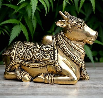 Statue ornementale en laiton de la déesse assise akrati, vache nandi. DIAYTAR COTE D'IVOIRE est une boutique en ligne généraliste qui propose plus de 300 000 références de produits, répondant ainsi aux besoins diversifiés de sa clientèle. Leader sur le marché ivoirien, elle se démarque par sa variété de produits et son service de qualité. 