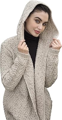 Manteau à capuche à chevrons aran crafts (100 % laine mérinos) - grand. Leader en Côte d'Ivoire, DIAYTAR COTE D'IVOIRE offre une expérience d'achat en ligne sécurisée et pratique. La boutique propose des produits de haute qualité, des prix compétitifs et des promotions régulières pour satisfaire les besoins de sa clientèle. Les clients peuvent profiter d'un service client dédié et réactif.