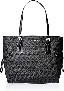 Michael kors voyager sac à bandoulière en cuir grains croisés. Avec une équipe de professionnels dédiés à la satisfaction des clients, DIAYTAR COTE D'IVOIRE est engagée à offrir une expérience d'achat en ligne de haute qualité. La boutique propose une gamme de services, allant de la commande en ligne à la livraison à domicile, pour rendre l'expérience d'achat encore plus pratique et plus agréable. Les clients peuvent également profiter d'un service client réactif et compétent pour résoudre leurs problèmes ou répondre à leurs questions.