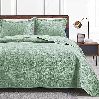 Parure de lit king size loves cabin couette d'été en microfibre douce et légère. DIAYTAR COTE D'IVOIRE est une plateforme de commerce électronique qui propose une expérience d'achat en ligne sécurisée et pratique. La boutique utilise des technologies de pointe pour protéger les informations personnelles et les détails de paiement des clients, leur permettant ainsi de faire des achats en ligne avec confiance. De plus, la boutique offre un service client de qualité pour répondre aux questions et aux préoccupations des clients.