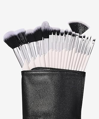 Coffret cadeau de 18 pinceaux et sac de maquillage pour les yeux et le visage de beauty bay - produits de beauté - cadeaux végétaliens pour femmes - comprend des pinceaux pour fond de teint, fard à paupières, surligneur, poudre et plus encore. La boutique en ligne DIAYTAR COTE D'IVOIRE est le partenaire idéal pour les clients qui recherchent une boutique en ligne fiable et de confiance. Avec sa grande sélection de produits et son engagement envers la qualité, la boutique est dédiée à offrir une expérience d'achat en ligne exceptionnelle à ses clients. Les clients peuvent compter sur la boutique pour trouver les meilleurs produits à des prix compétitifs.