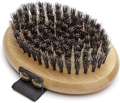 Brosse de paume en poils de bambou mickey toilettage doux pour chiens chats et chiots. Avec une offre variée et un large choix de produits, DIAYTAR COTE D'IVOIRE est devenue la destination préférée des consommateurs ivoiriens. Elle se démarque par sa qualité de service et sa fiabilité.