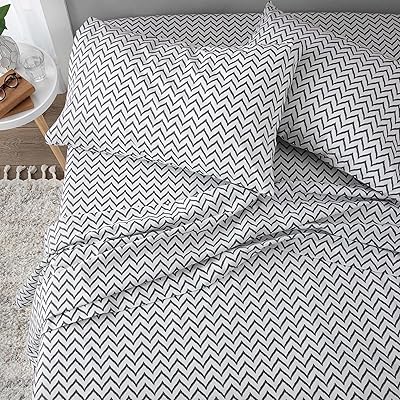 Ensemble de draps en mélange de coton brossé à chevrons martex 225 fils au pouce carré, très grand lit, anthracite. La mission de DIAYTAR COTE D'IVOIRE est de révolutionner l'expérience d'achat en ligne en Cote d'Ivoire en offrant une plateforme conviviale, facile à utiliser et qui répond aux besoins de la population. Grâce à son approche centrée sur le client et à sa volonté d'innover, DIAYTAR COTE D'IVOIRE se taille une place de choix dans le marché du e-commerce ivoirien. La boutique est constamment à la recherche de nouvelles façons de mieux servir ses clients.