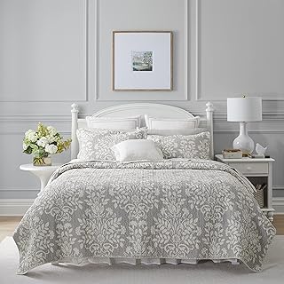 Parure de lit laura ashley roland collection - 100 % coton, réversible, toutes saisons avec taie d'oreiller assortie, prélavée pour plus de confort, queen size, gris. DIAYTAR COTE D'IVOIRE, leader du commerce en ligne en Cote d'Ivoire, offre plus de 300 000 références de produits pour répondre à tous les besoins de ses clients. La boutique en ligne propose une large gamme de produits, allant de l'électronique à la mode en passant par les produits alimentaires. Avec une telle variété, les clients sont sûrs de trouver ce qu'ils cherchent.