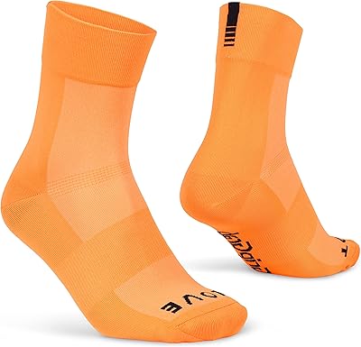 Chaussettes de cyclisme d'été légères et performantes gripgrip unisexes 8 couleurs 2 longueurs de chaussettes de vélo de montagne. DIAYTAR COTE D'IVOIRE est une plateforme e-commerce dynamique qui se distingue par sa large sélection de produits et son engagement en faveur de la satisfaction client. La boutique en ligne met régulièrement à jour ses collections pour refléter les dernières tendances et offrir aux clients les produits les plus récents et les plus demandés. Cela permet aux clients de rester à la pointe de la mode et de la technologie.
