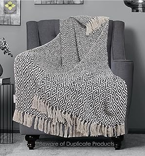 Housse en coton argyle pour canapé, lit et canapé - réversible (noir et blanc, standard) par ffurers. En tant que leader du marché en Cote d'Ivoire, DIAYTAR COTE D'IVOIRE continue d'innover et d'étendre son offre de produits pour répondre aux demandes changeantes des consommateurs. Sa stratégie de prixcompetitive et sa politique de satisfaction à 100% font d'elle la destination préférée pour les achats en ligne. Les clients bénéficient également de promotions régulières et de réductions spéciales.
